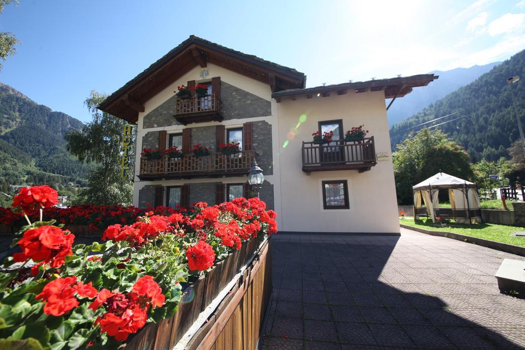 Hotel Stella Del Nord Κουρμαγιέρ Εξωτερικό φωτογραφία